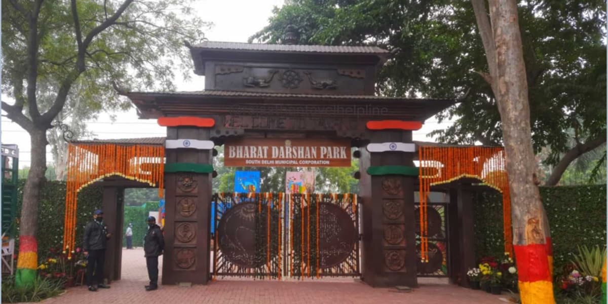 Bharat Darshan Park entrance gate Delhi heritage monuments Bharat Darshan Park Delhi gate