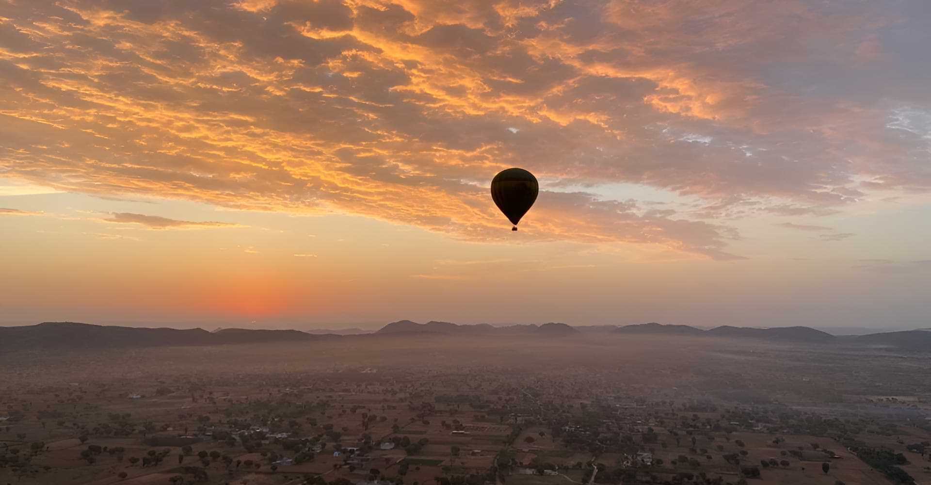 Hot Air Balloon Ride in Jaipur over Amber Fort at Sunrise Hot Air Balloon in Jaipur